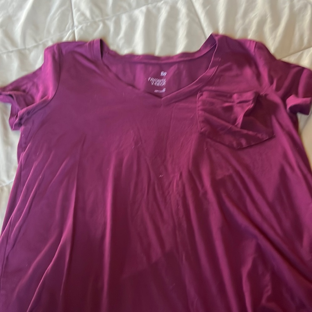 Xs v-neck maroon shirt